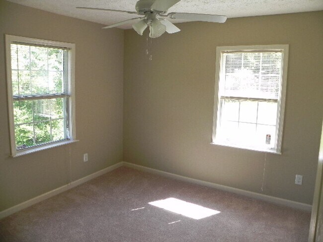 Building Photo - Off 280 Bypass, Phenix City