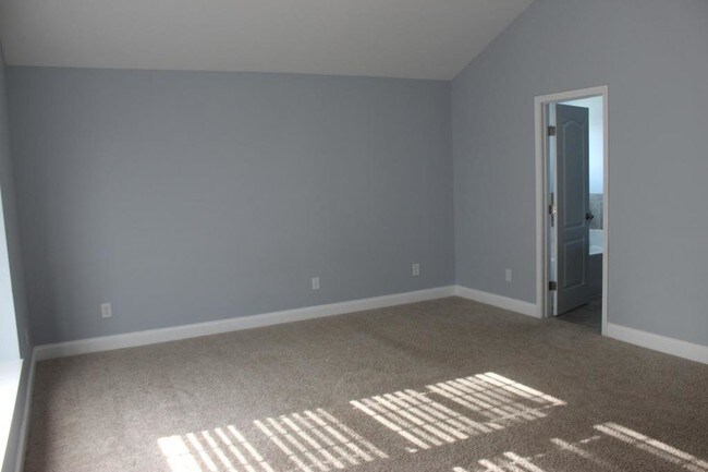 Building Photo - 648 Stonebriar Ave