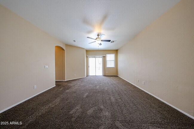Building Photo - 44115 Askew Dr