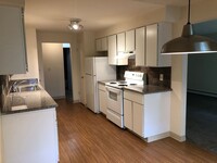 Building Photo - Beautiful and remodeled 1-Bedroom Apartmen...