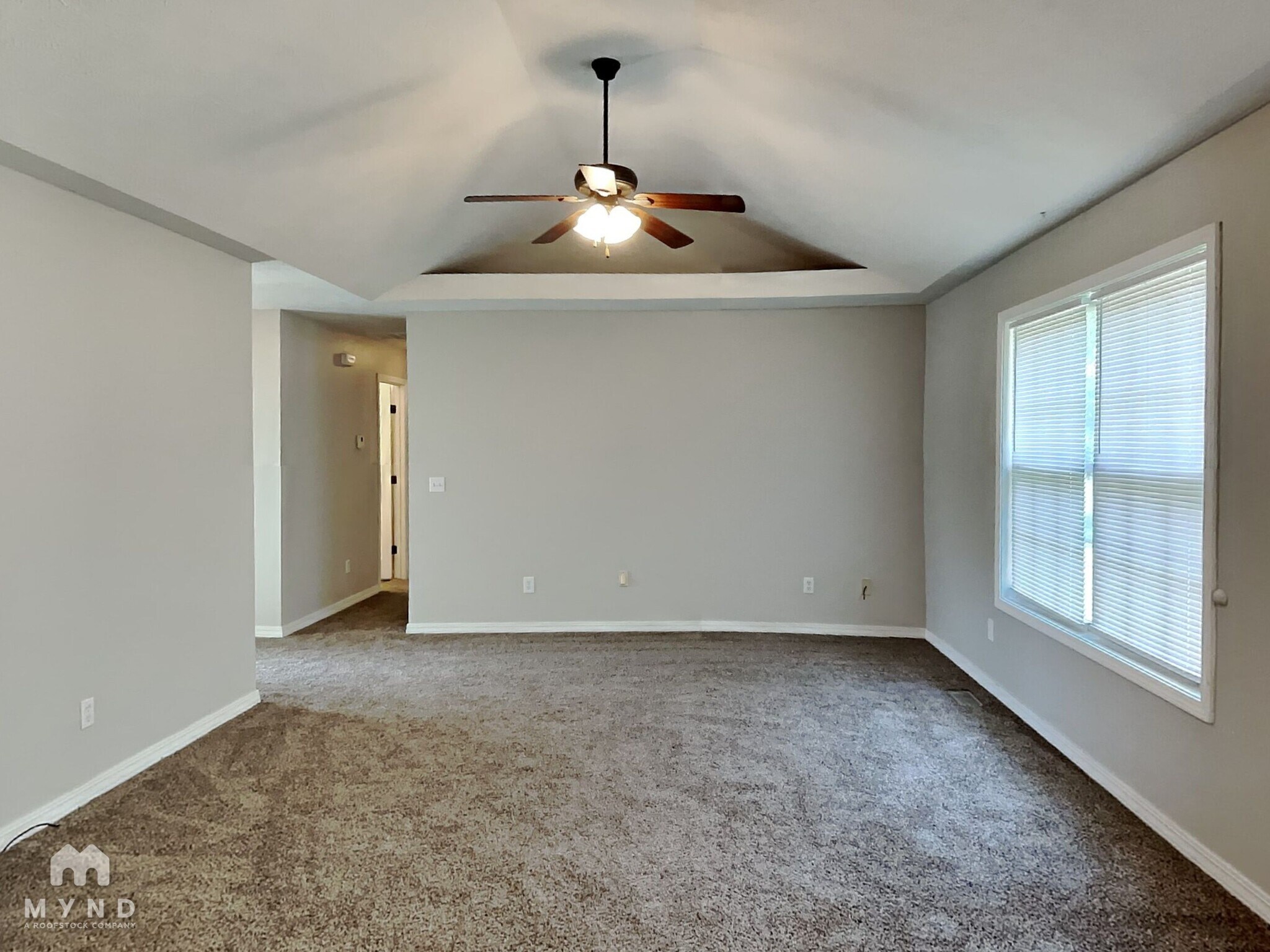 Building Photo - 634 S Mahn Ave