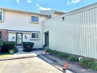 Building Photo - 104 Summer Hill Dr