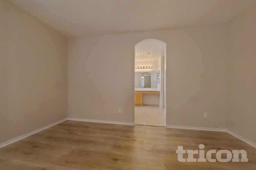 Building Photo - 23141 W Ashleigh Marie Dr