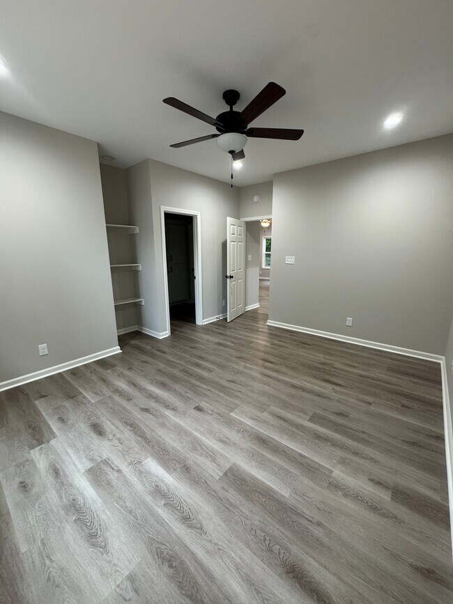 Building Photo - 456 Huffman Dr