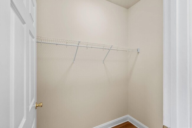 Building Photo - 239 Portsmith Dr