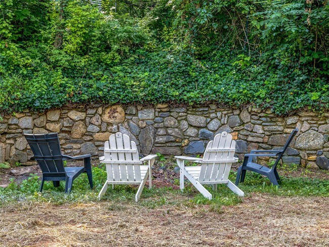 Building Photo - 44 Broadview Ave