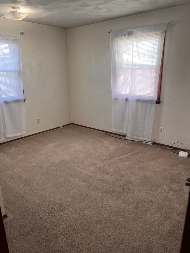 Building Photo - 3621 N Pine St