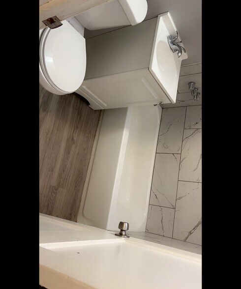 Building Photo - 5931 N Warnock St