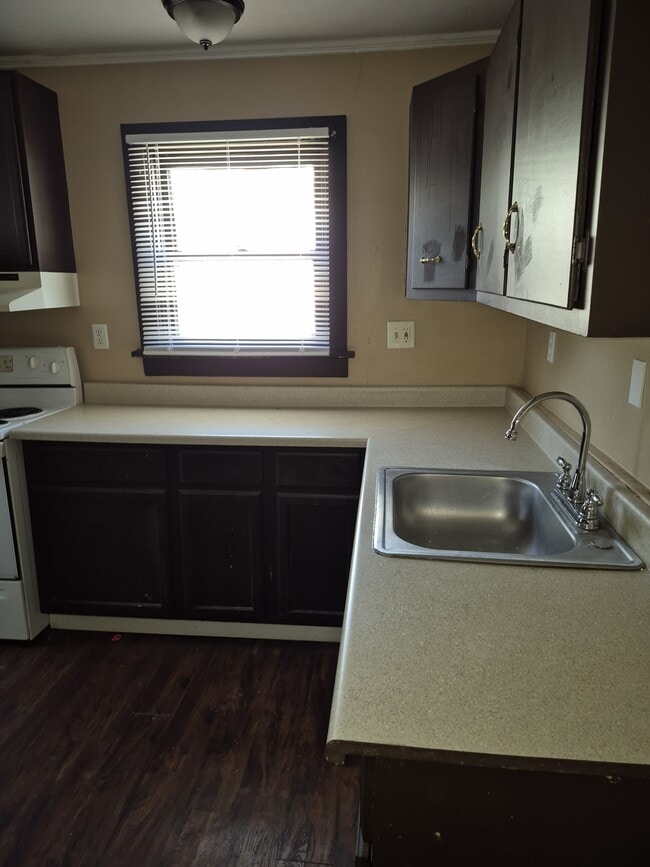 Building Photo - 429 Shirley Ave