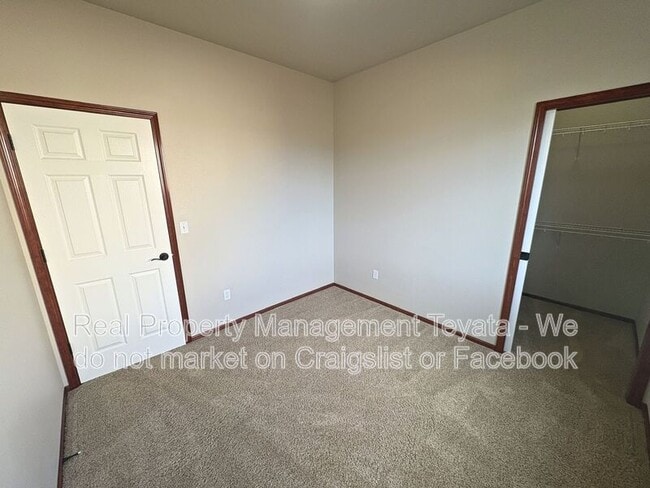 Building Photo - 4884 Dory Ct