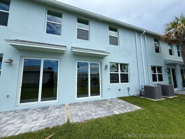 Building Photo - 655 Salisbury Cir