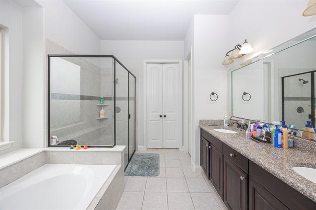 Building Photo - 5579 Lightfoot Ln