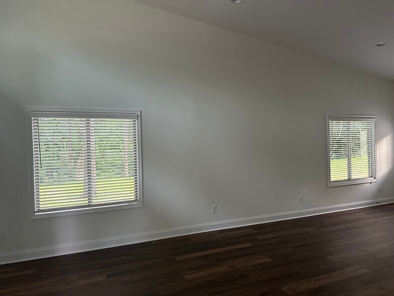 Building Photo - 1601 Auburn St