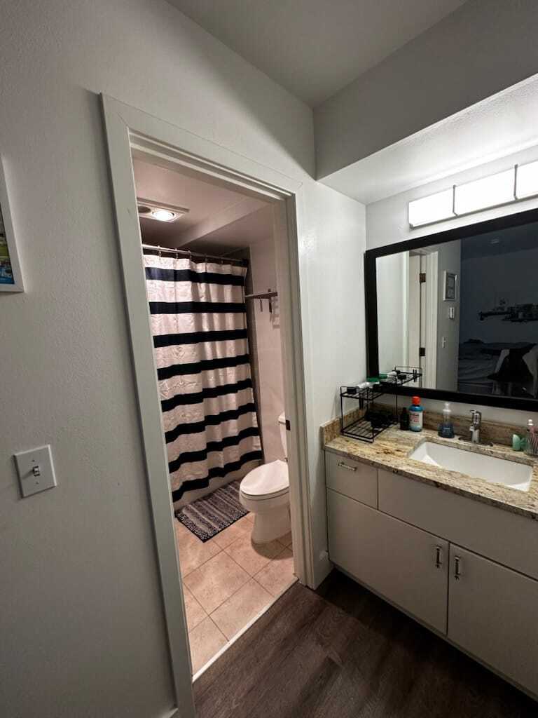 Master Bath 2 - 1931 Broadway E