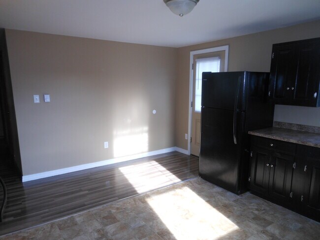 Building Photo - 1331 Old Rte One