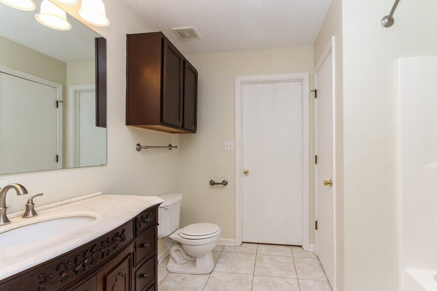 Building Photo - 1237 Silver Ridge Ln