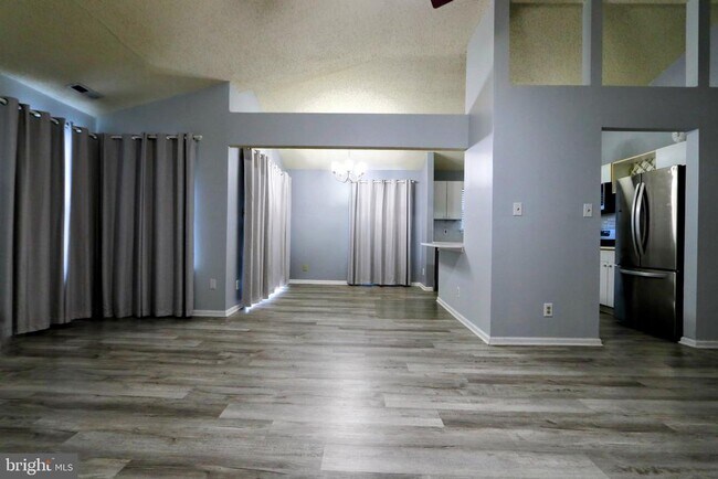 Building Photo - 505 Regency Pl