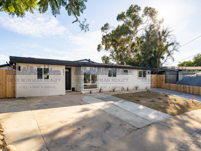 Building Photo - Stunning Remodeled Home in Acoma - 4 Beds ...