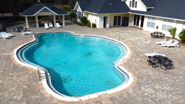 Building Photo - FOR RENT, 2 bedroom 2.5 bathroom townhouse