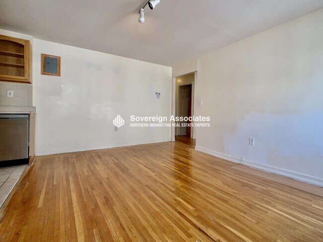 Building Photo - 183 Pinehurst Avenue
