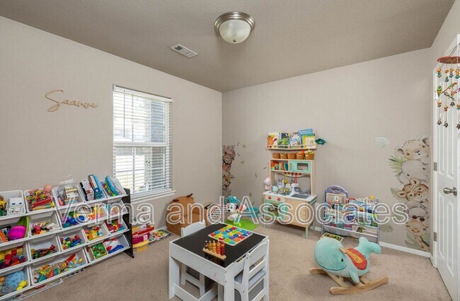 Building Photo - 6108 SW Warrington Rd