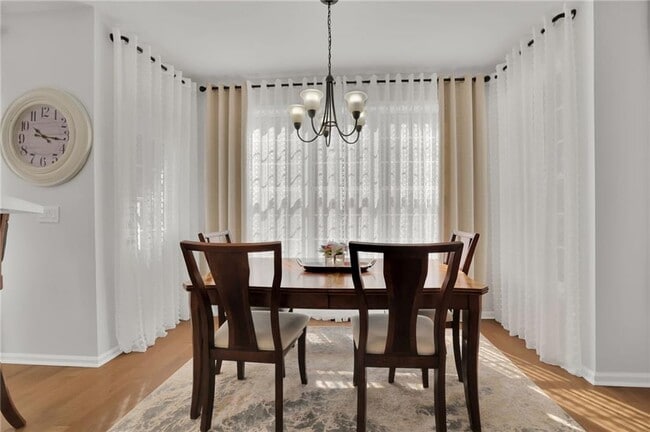 Building Photo - 520 Ruby Forest Pkwy