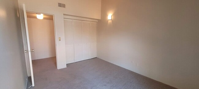 Building Photo - Two-Bedroom Condo| Parking + WiFi Included!