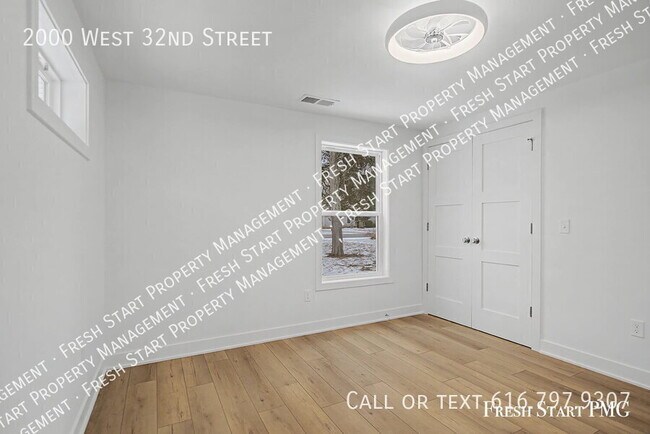 Building Photo - 2000 32nd St