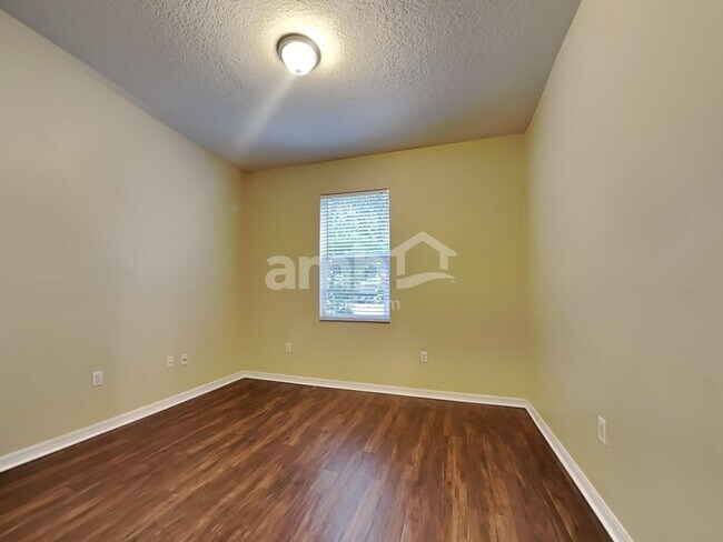 Building Photo - 10424 Frog Pond Dr