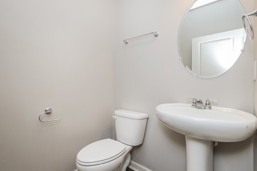 Building Photo - 1069 Cold Water Dr