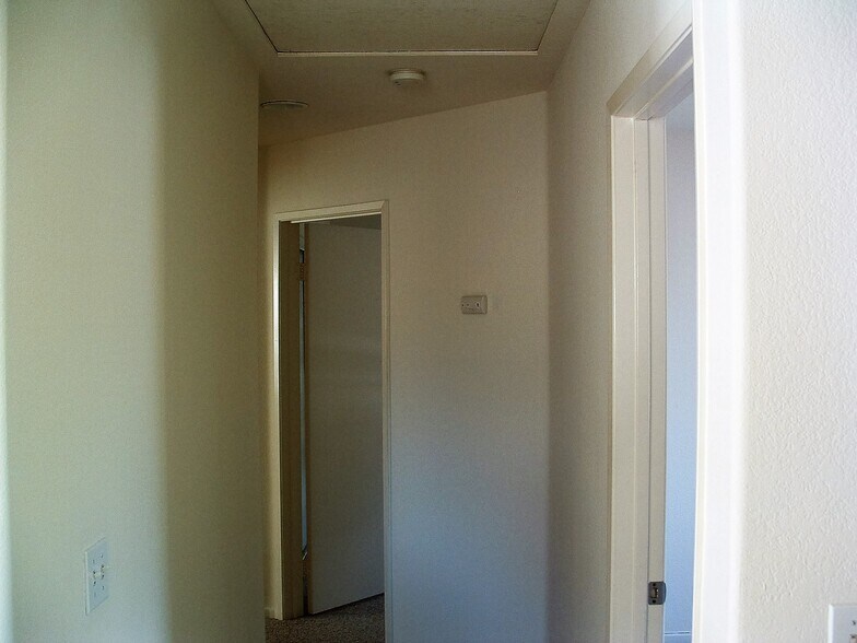 Building Photo - 43075 Avola Ct