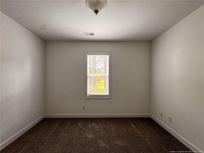 Building Photo - 36 Micahs Way N