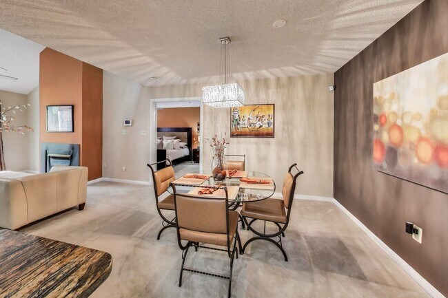 Building Photo - Beautifully updated and maintained 2 level condo home!