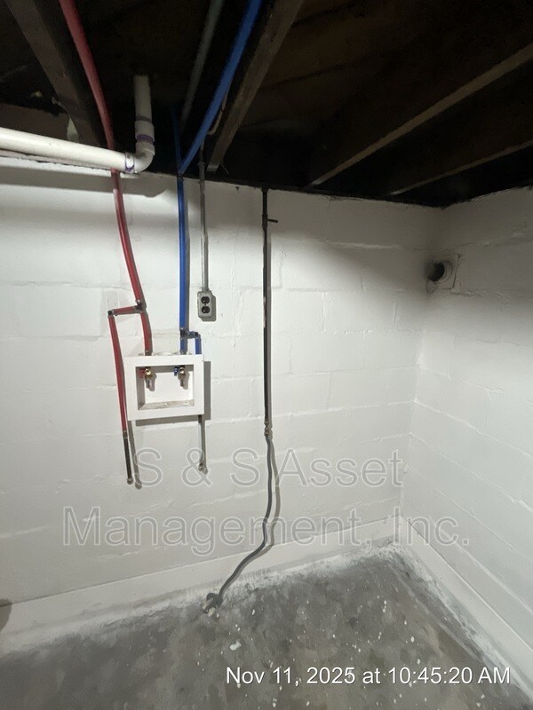 Building Photo - 1213 Edward St