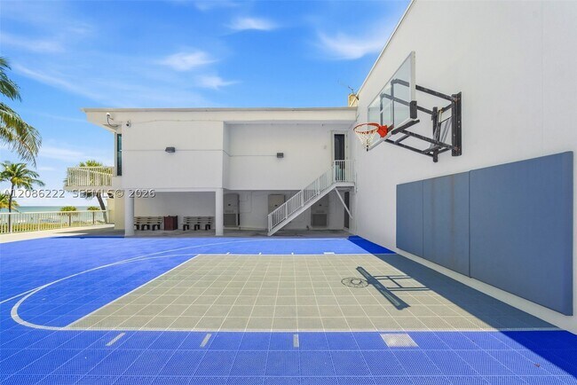 Building Photo - 5401 Collins Ave