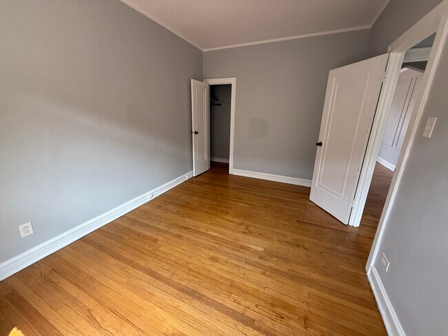 Building Photo - 5250 S Drexel Ave