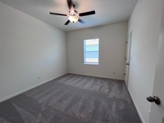 Building Photo - 130 Rubrum Rd