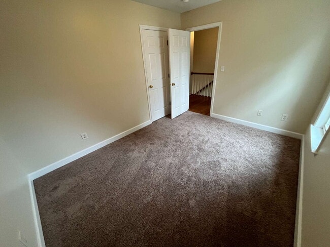 Building Photo - 145 Fiddlers Run Ct