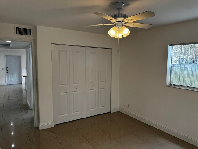 Building Photo - 153 Monaco Way