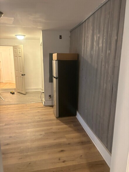 Building Photo - 423 Laurel St