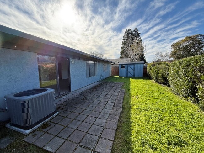 Building Photo - Single story home located in the Stonewood neighborhood!