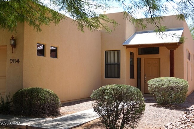 Building Photo - 984 Marchbanks Dr