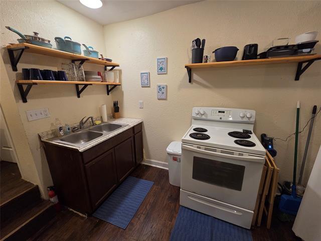 Building Photo - 1350 Lillius St