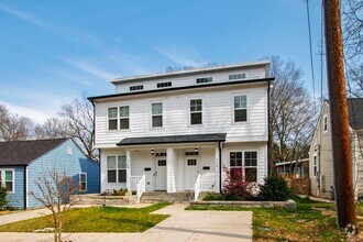 Building Photo - Stunning Duplex Minutes to Downtown Durham!