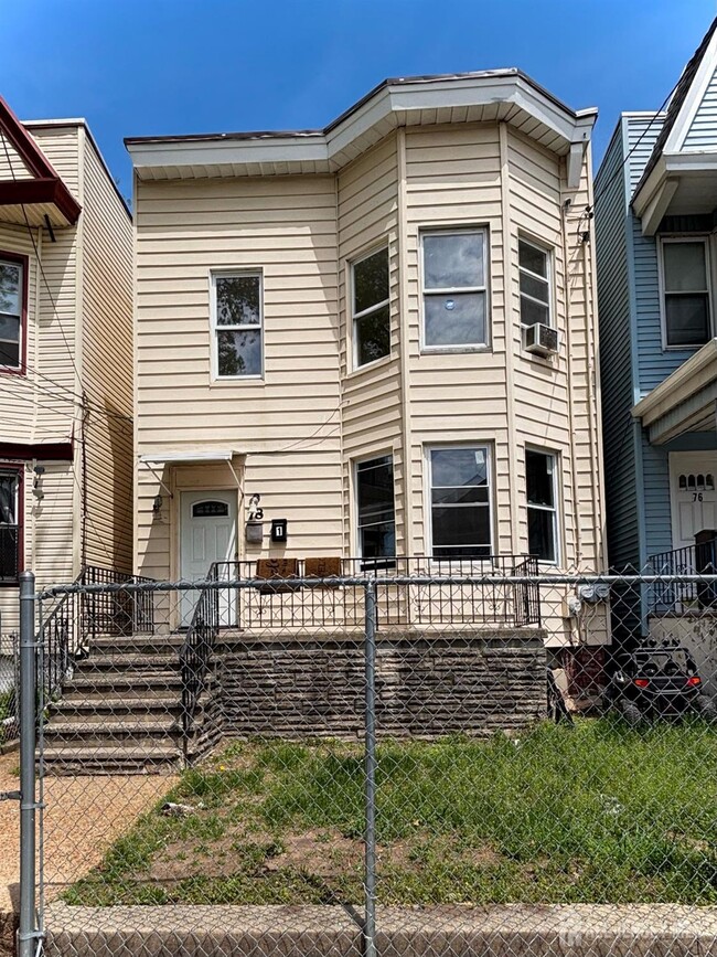 Building Photo - 78 Warner Ave