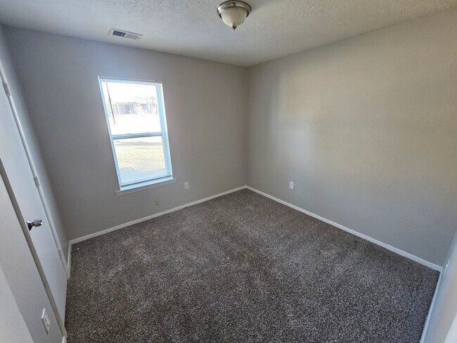 Building Photo - 10811 Chateau Dr