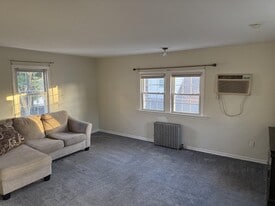 Building Photo - 114 Pilgrim Pl