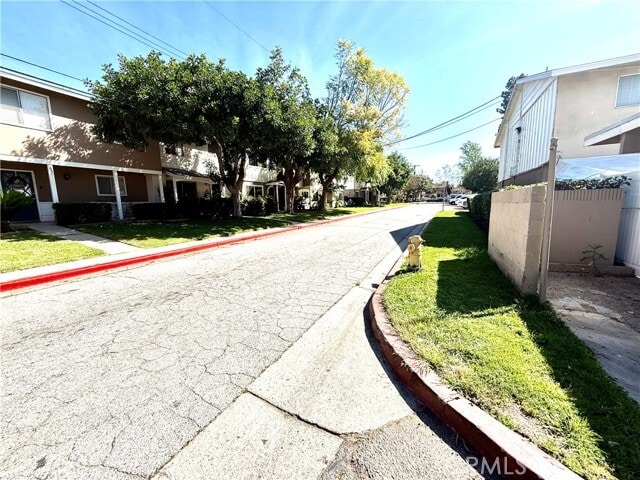 Building Photo - 684 E Lee Pl