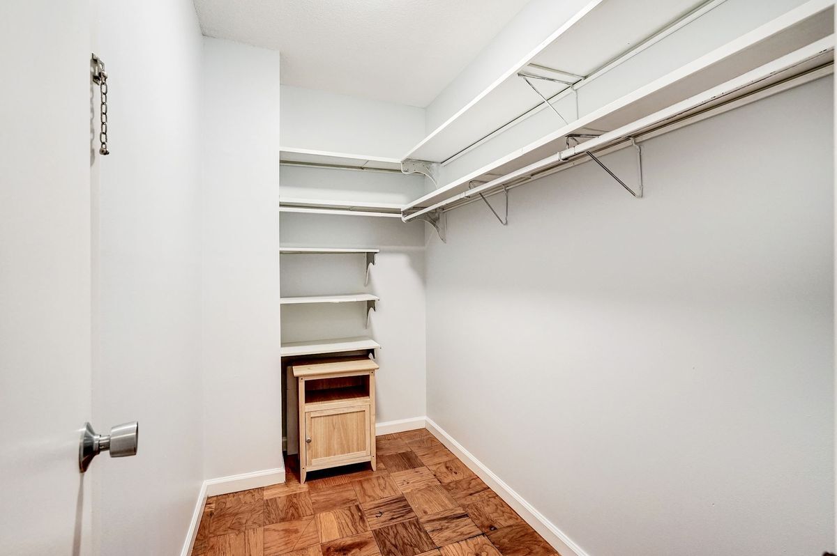 Building Photo - 1301 20th St NW