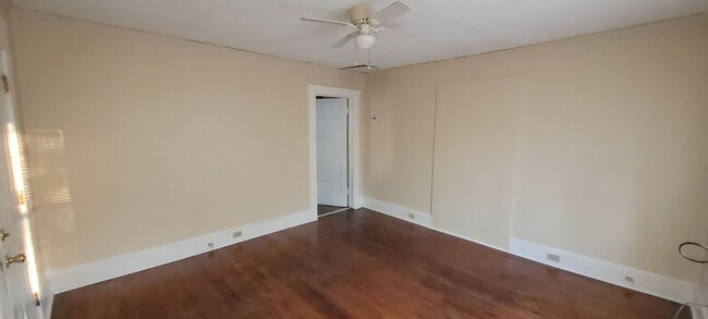 Building Photo - Rental Special!!! 1/2 off First Full Month...